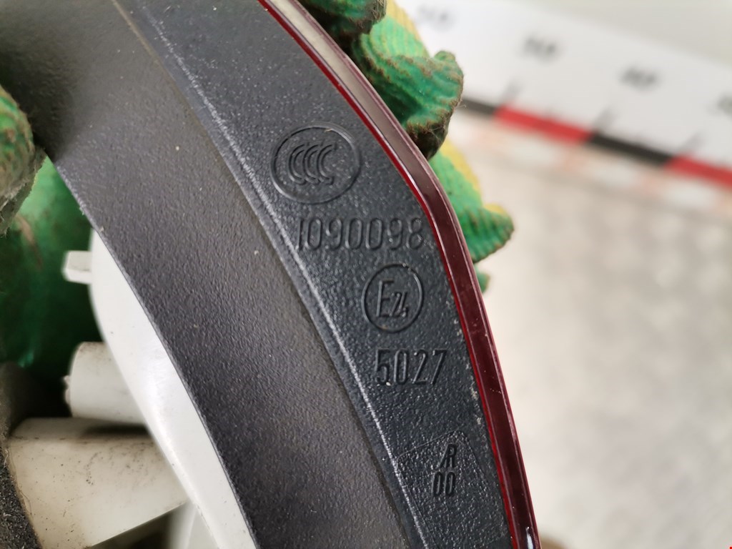 Фонарь задний внутренний левый OPEL Astra J 2009-2017