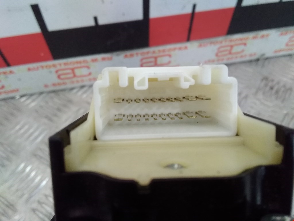 Блок управления стеклоподъемниками LEXUS IS 2005-2013