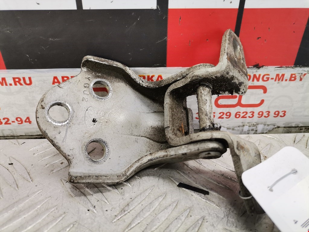 Петля двери передней правой Hyundai Santa Fe 1 (SM) (2000-2006)