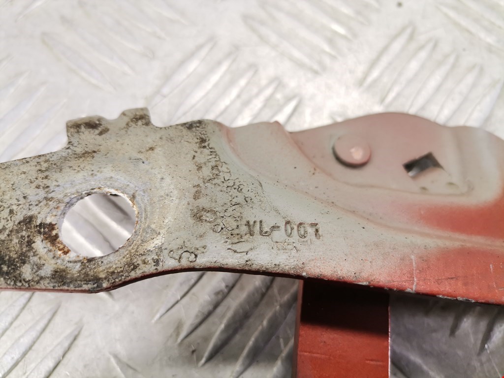 Петля капота левая/правая DODGE Caliber 2006-2011