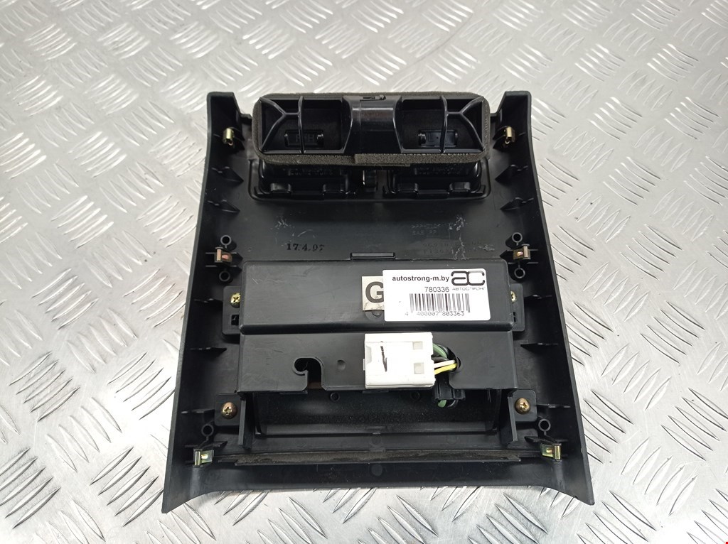 Дефлектор воздушный INFINITI M 2005-2010