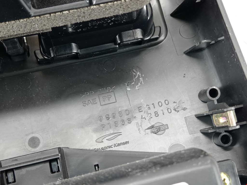 Дефлектор воздушный INFINITI M 2005-2010