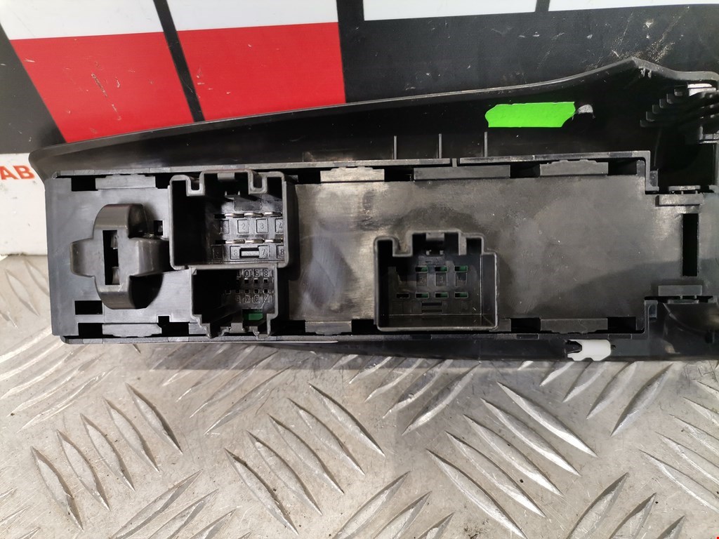 Блок управления стеклоподъемниками FORD Tourneo Connect 2014-н.в.