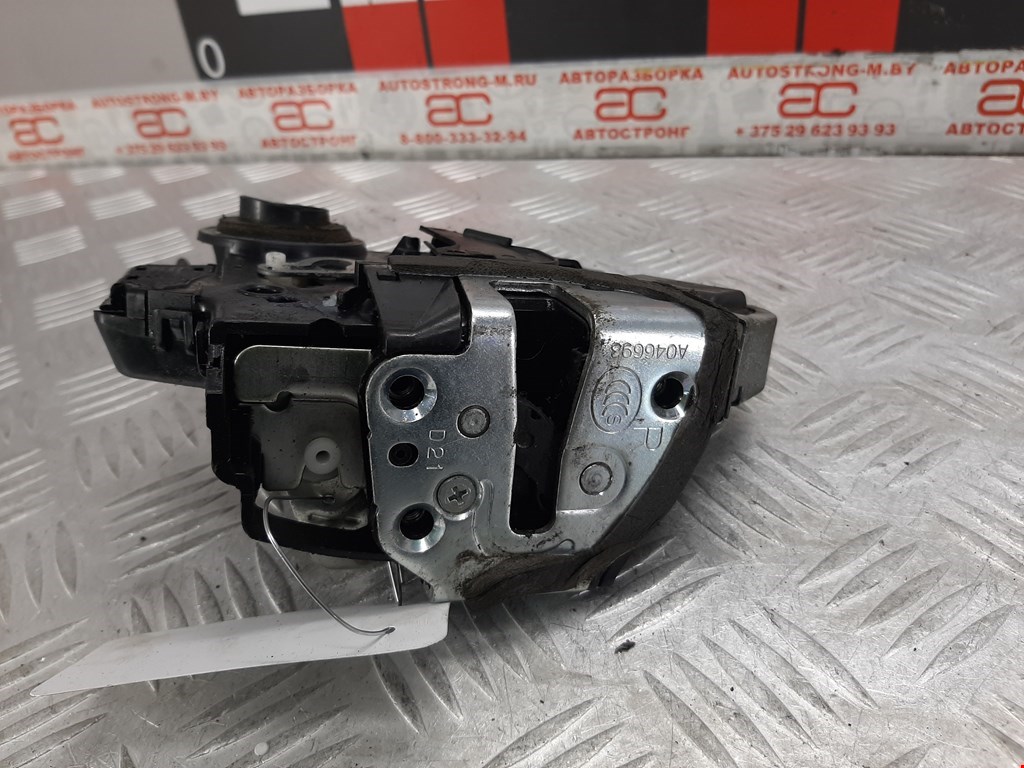 Замок двери задней правой TOYOTA Auris E150 2006-2012