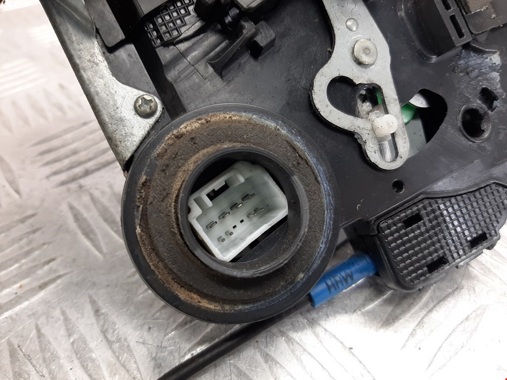 Замок двери задней правой TOYOTA Auris E150 2006-2012