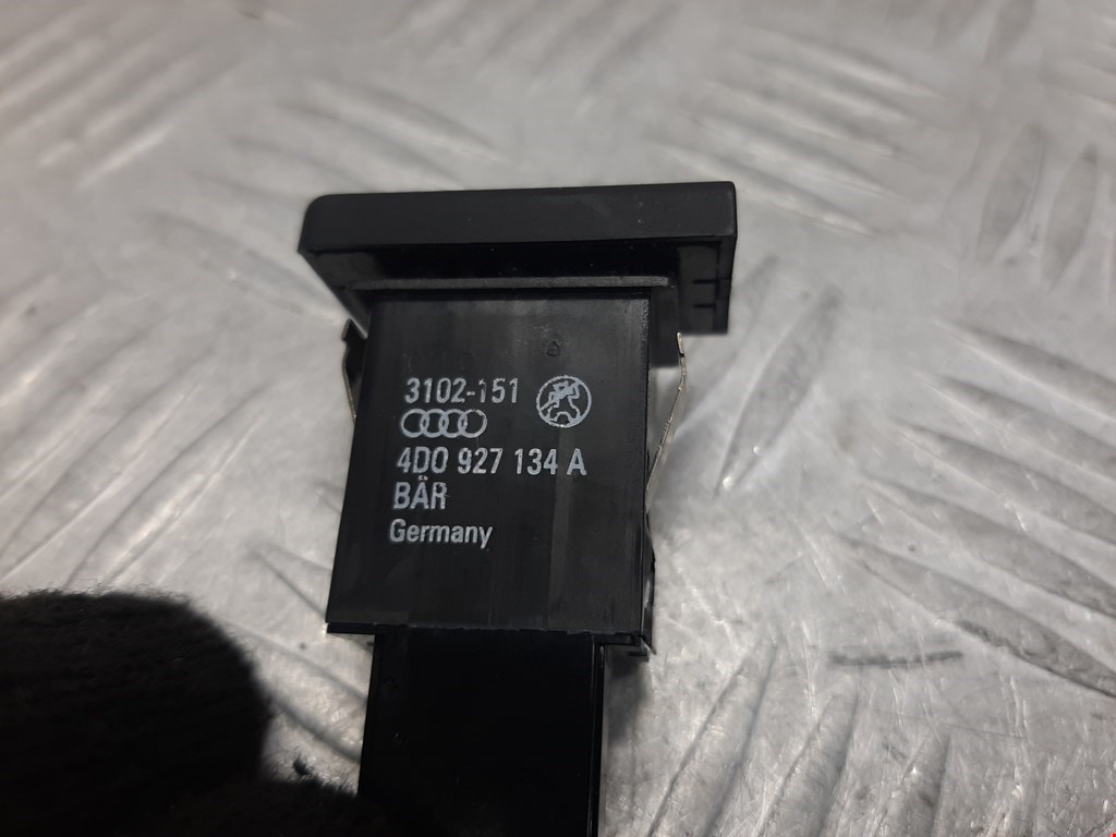 Кнопка антипробуксовочной системы AUDI A8 D2 1994-2002