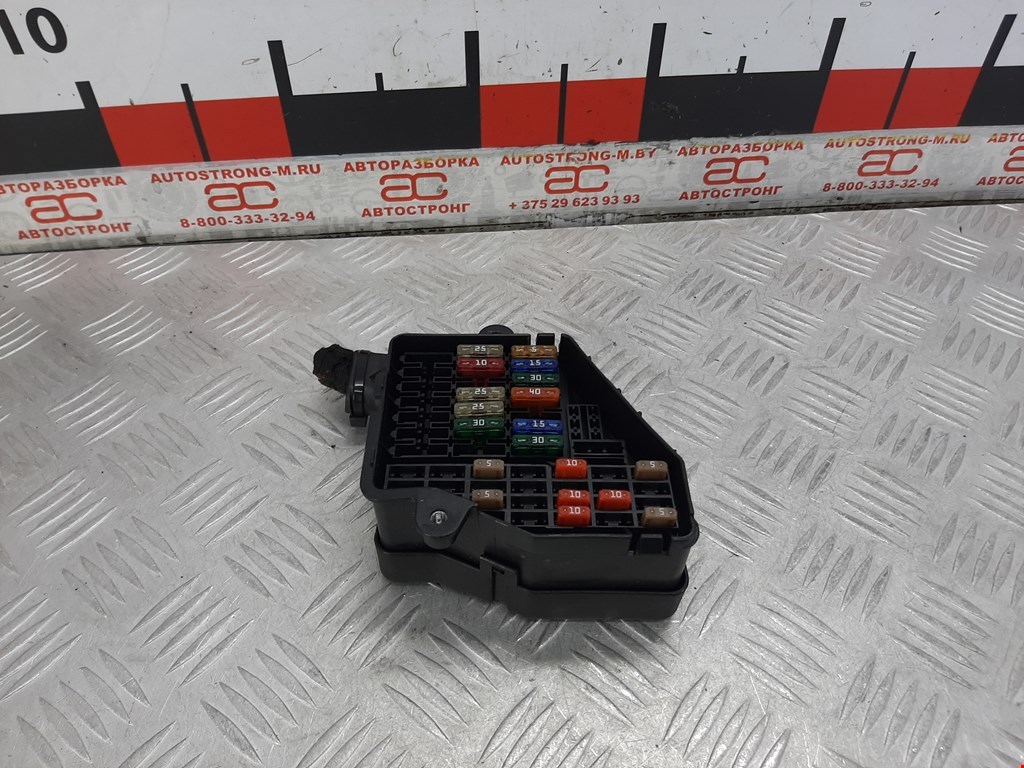 Датчик уровня в бачок омывателя AUDI A6 C6 2004-2010