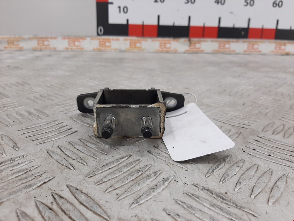 Петля крышки (двери) багажника Kia Ceed 1 (ED) (2006-2012)