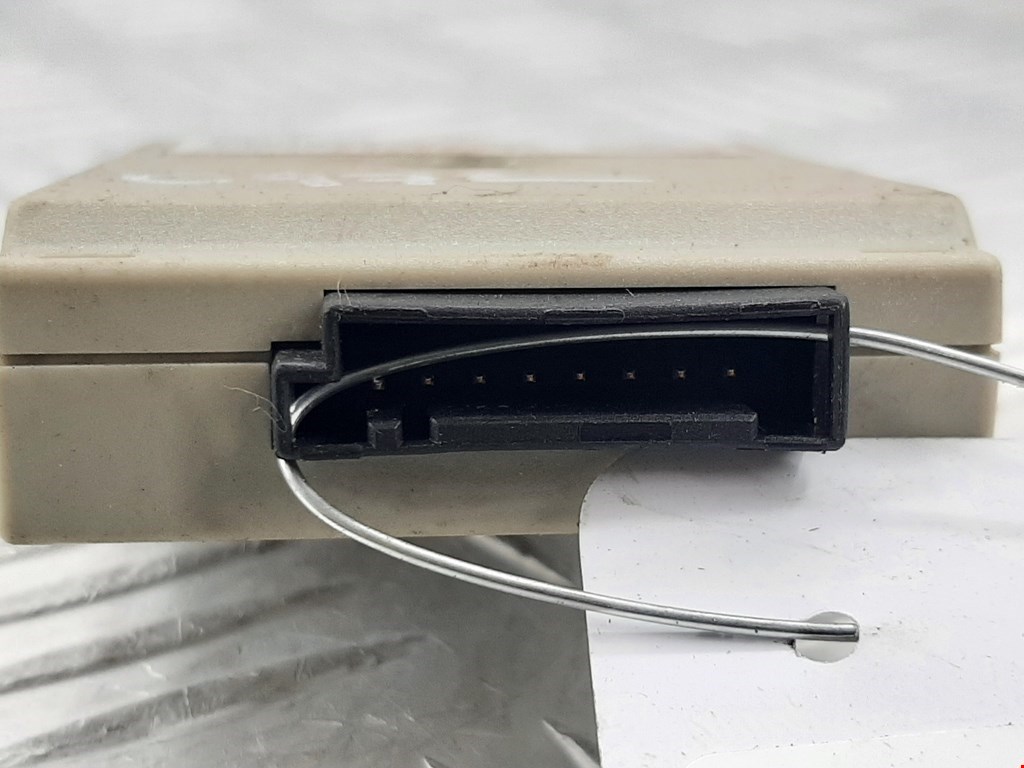 Усилитель антенны BMW 6er E63/E64 2003-2011