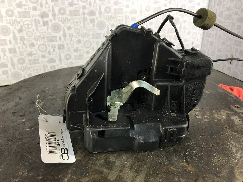 Замок двери задней правой MERCEDES-BENZ CLS-Class C219 2004-2010