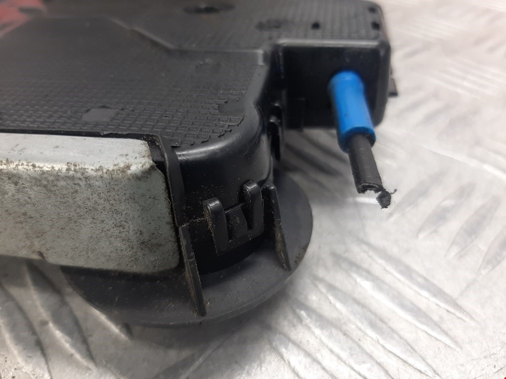 Замок двери задней левой TOYOTA Auris E150 2006-2012