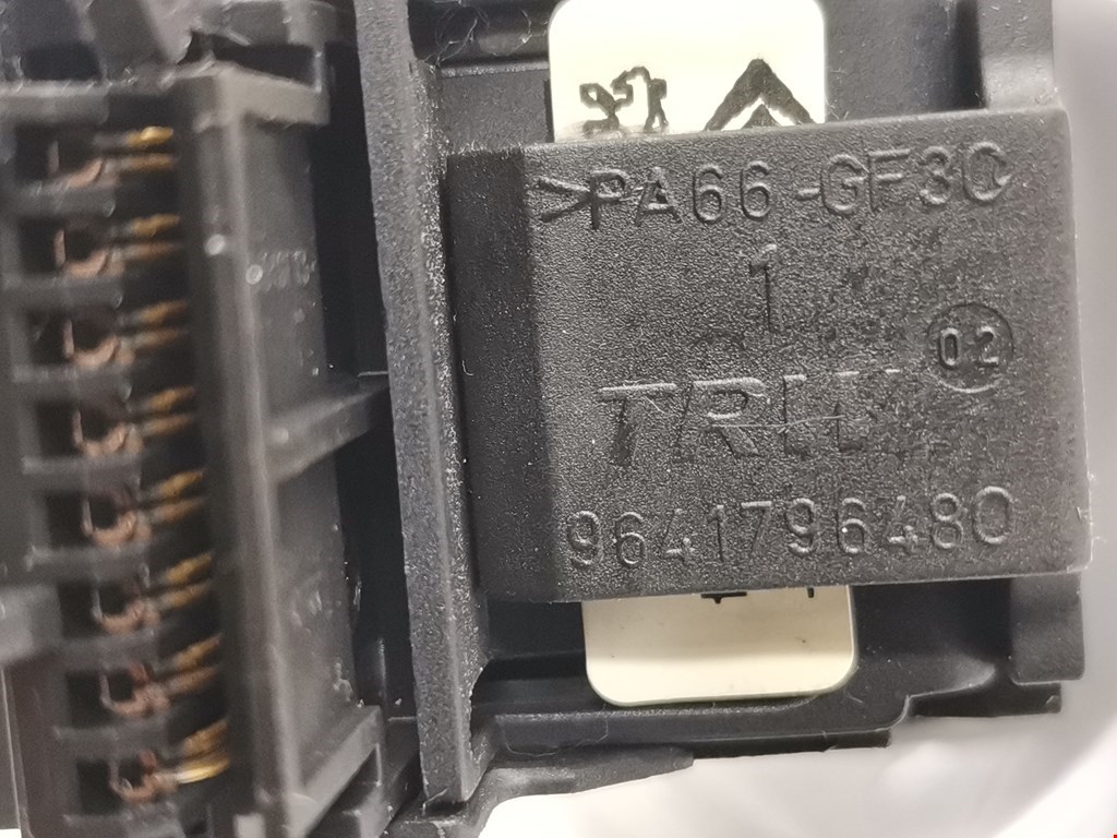 Переключатель подрулевой управления магнитолой PEUGEOT 407 2004-2010