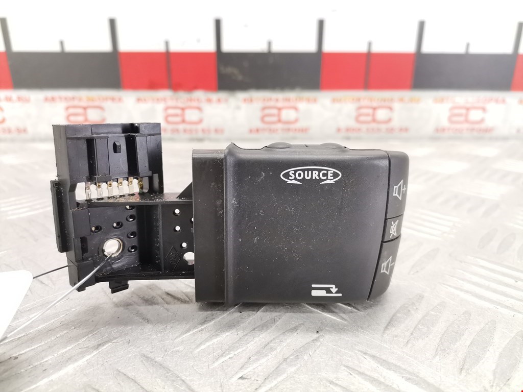 Переключатель подрулевой управления магнитолой RENAULT Megane II 2002-2009