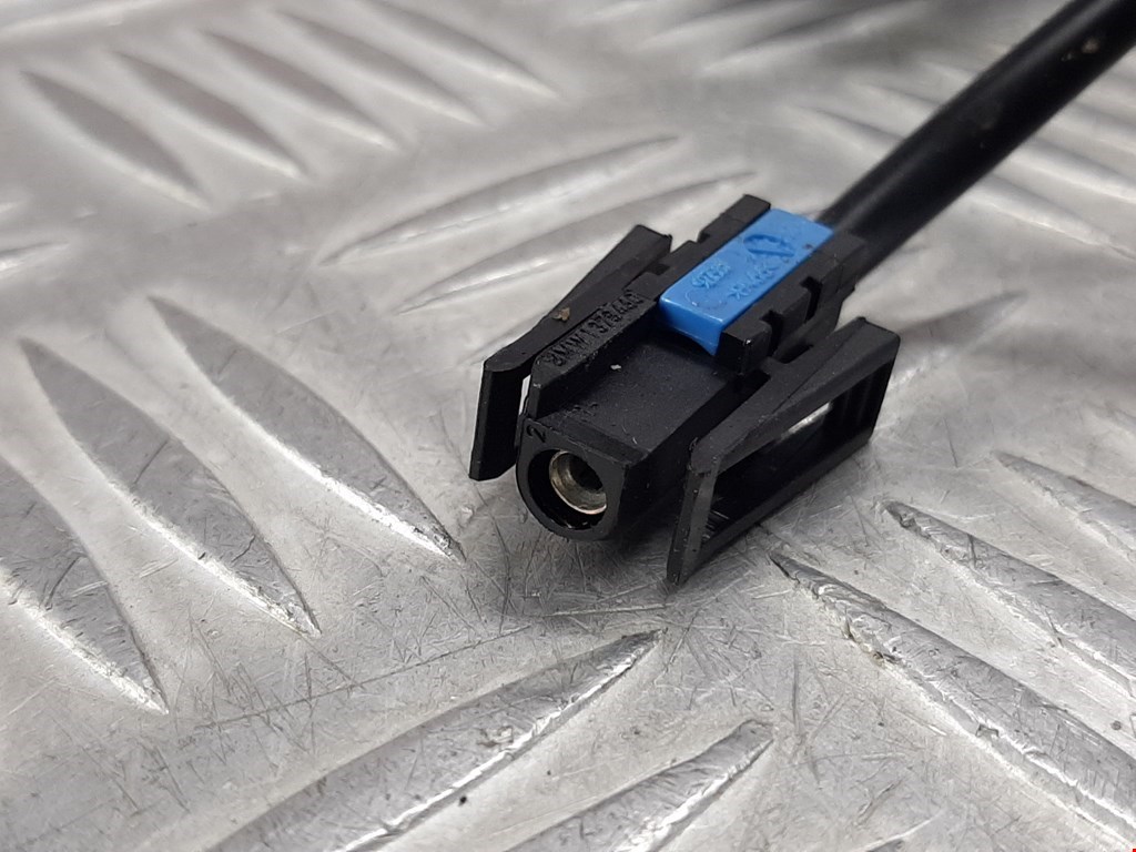 Датчик уровня в бачок омывателя BMW 5er 5 серия E60/E61 2003-2010