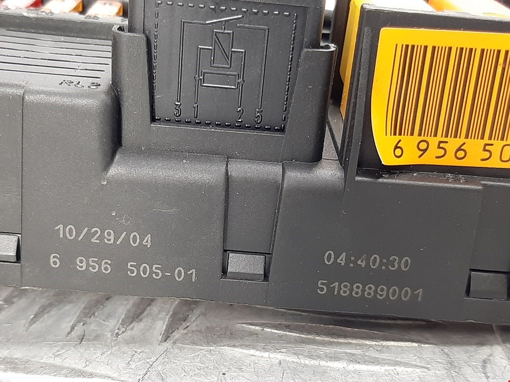 Датчик уровня в бачок омывателя BMW 5er 5 серия E60/E61 2003-2010