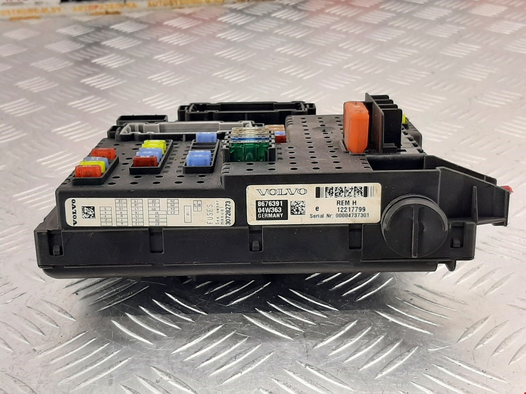 Датчик уровня в бачок омывателя VOLVO XC90 2002-2014