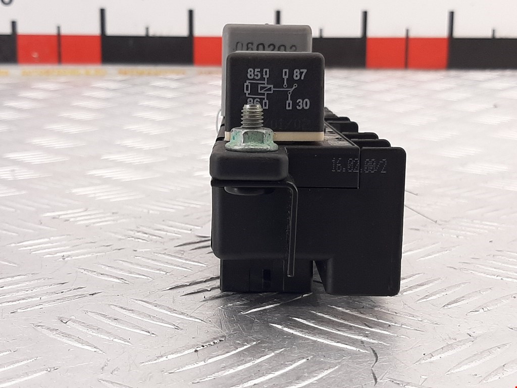 Блок реле AUDI A6 C6 2004-2010