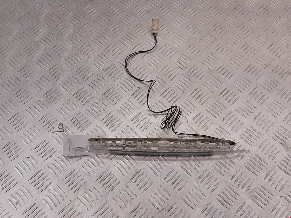 Фонарь дополнительный тормозной (стоп-сигнал) Jaguar XF (X250) (2007-2015)