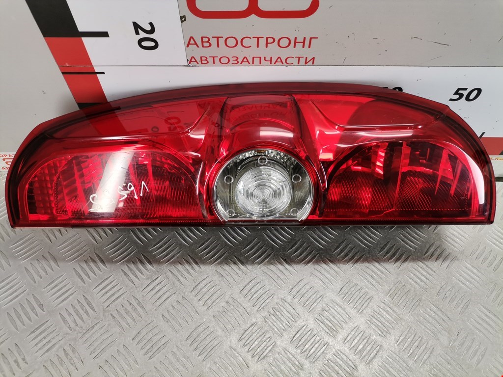 Фонарь задний правый OPEL Combo D 2011-2017