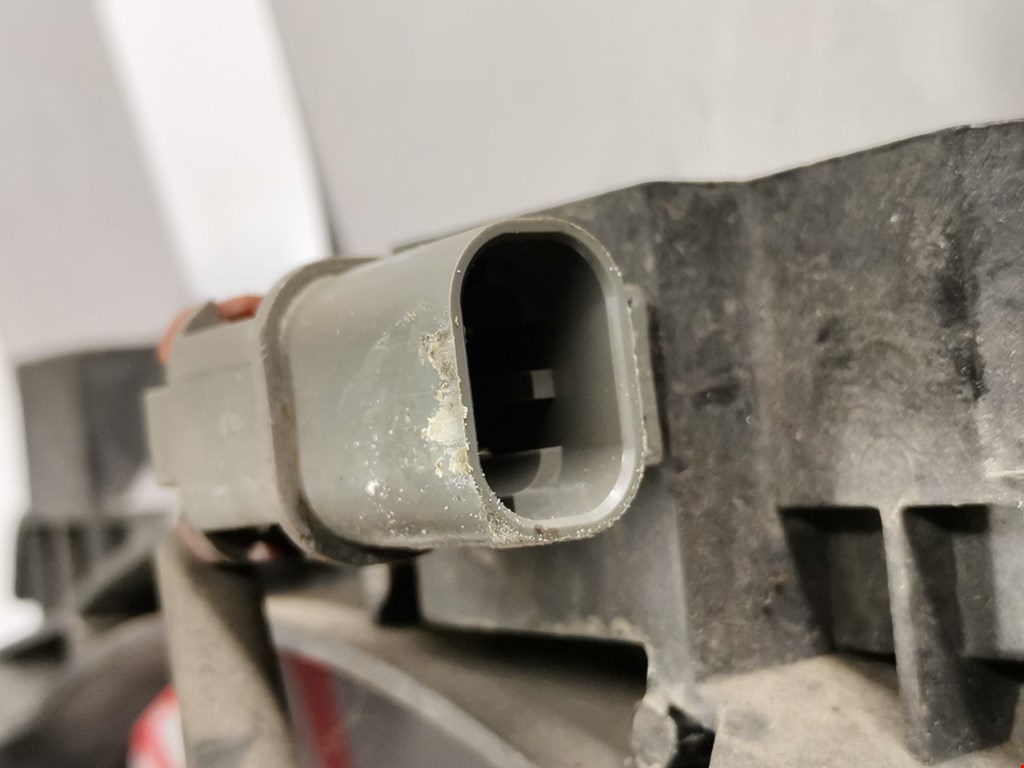 Вентилятор радиатора кондиционера MAZDA Premacy CP 1999-2004