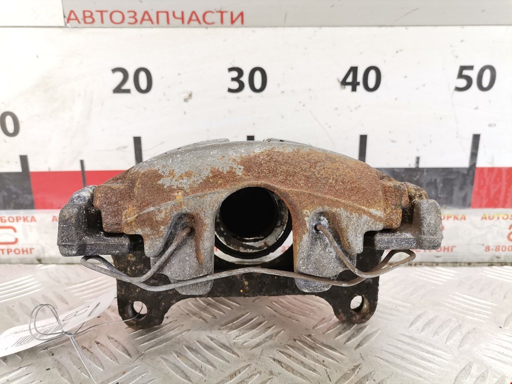 Суппорт передний правый VOLKSWAGEN Passat B7 2011-2015