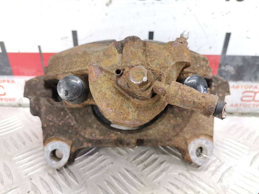 Суппорт передний правый VOLKSWAGEN Passat B7 2011-2015