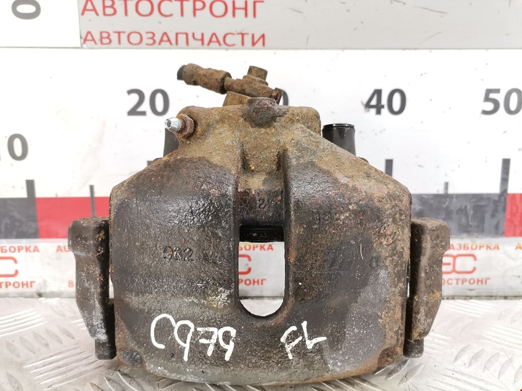 Суппорт передний правый VOLKSWAGEN Passat B7 2011-2015