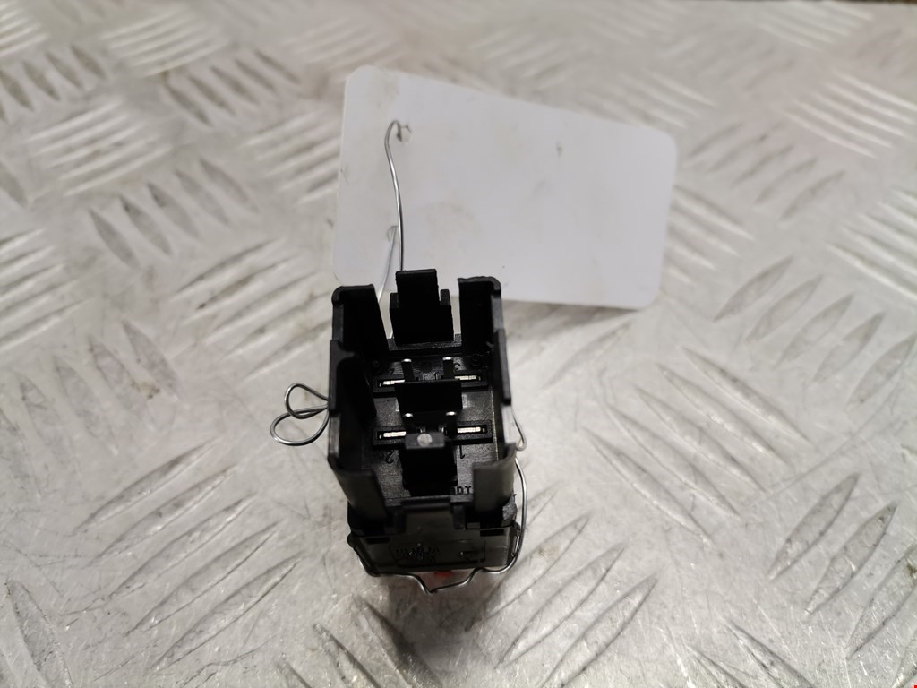 Кнопка аварийной сигнализации (аварийки) VOLKSWAGEN Golf V 2003-2009