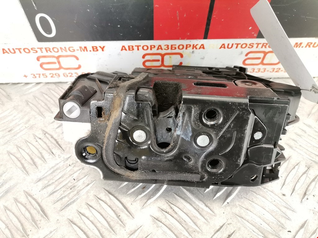 Замок двери передней левой SEAT Ibiza 2008-2017