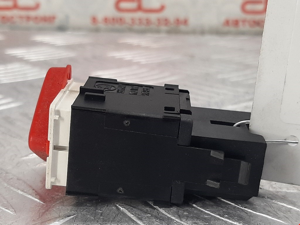 Кнопка аварийной сигнализации (аварийки) SKODA Fabia MK1 1999-2006