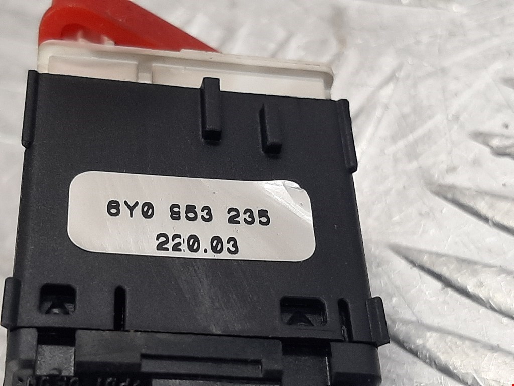 Кнопка аварийной сигнализации (аварийки) SKODA Fabia MK1 1999-2006