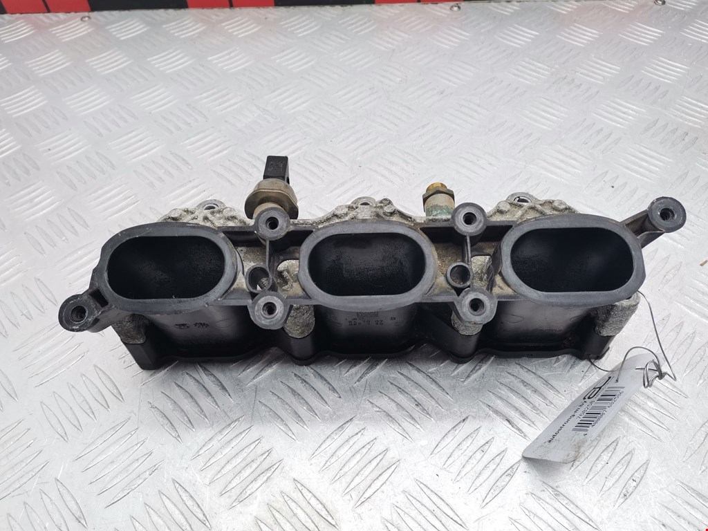 Датчик давления топлива AUDI A6 C6 2004-2010