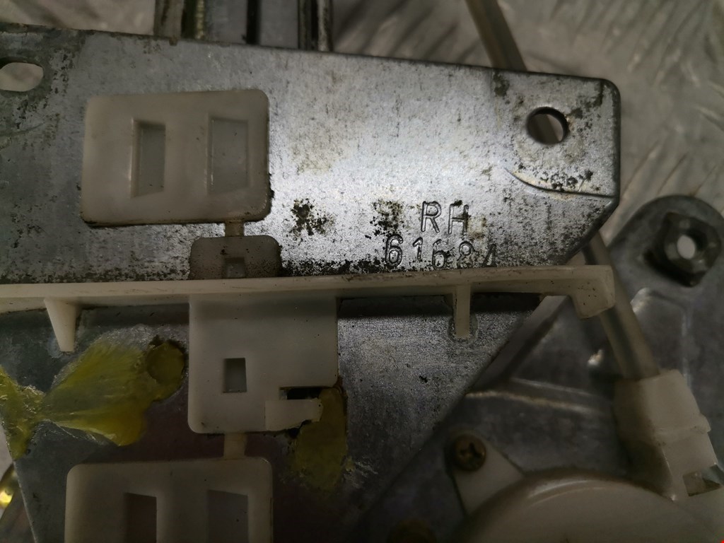 Стеклоподъемник задний правый MAZDA 626 GF 1997-2003