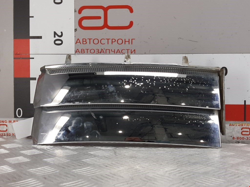 Решетка (дефлектор жабры) крыла правая
