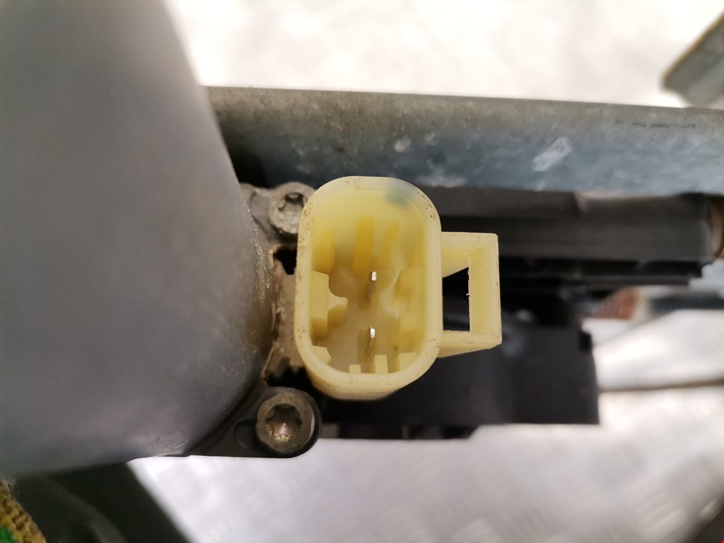 Стеклоподъемник задний правый CHEVROLET TrailBlazer 2001-2008