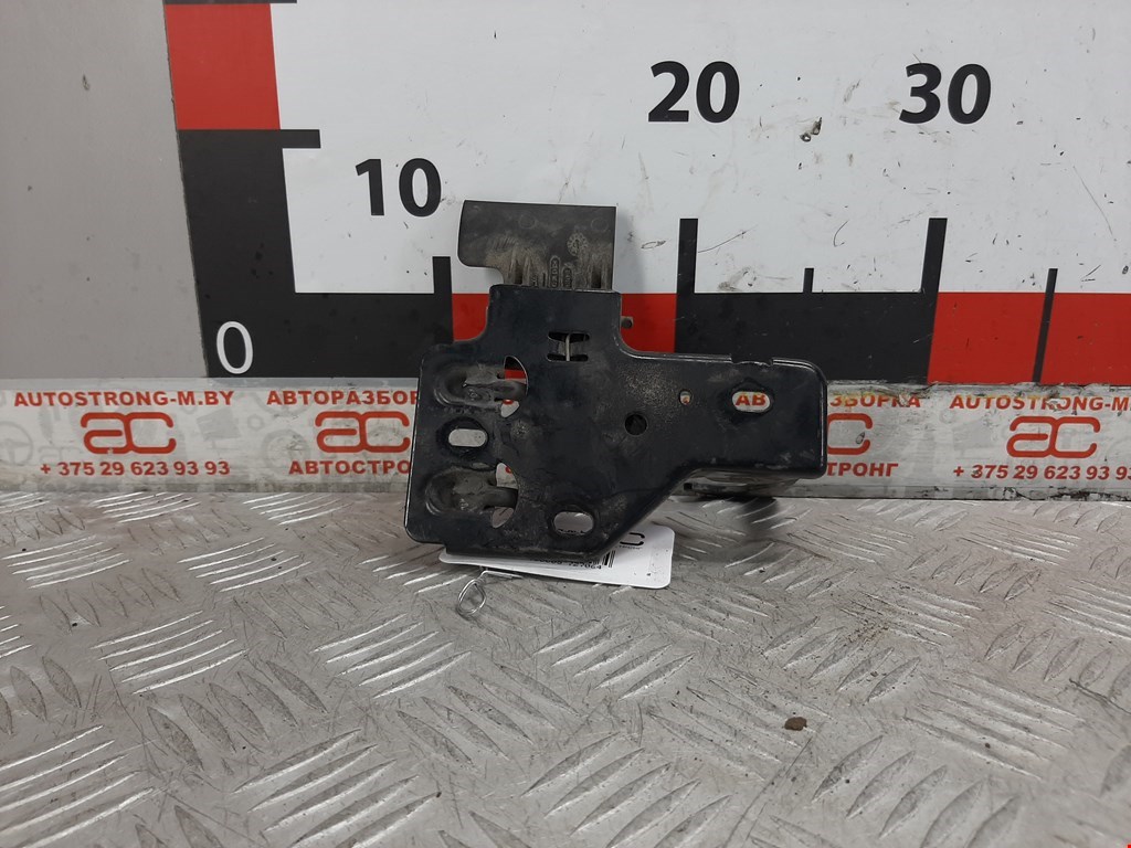 Замок капота VOLKSWAGEN Touareg 2002-2010