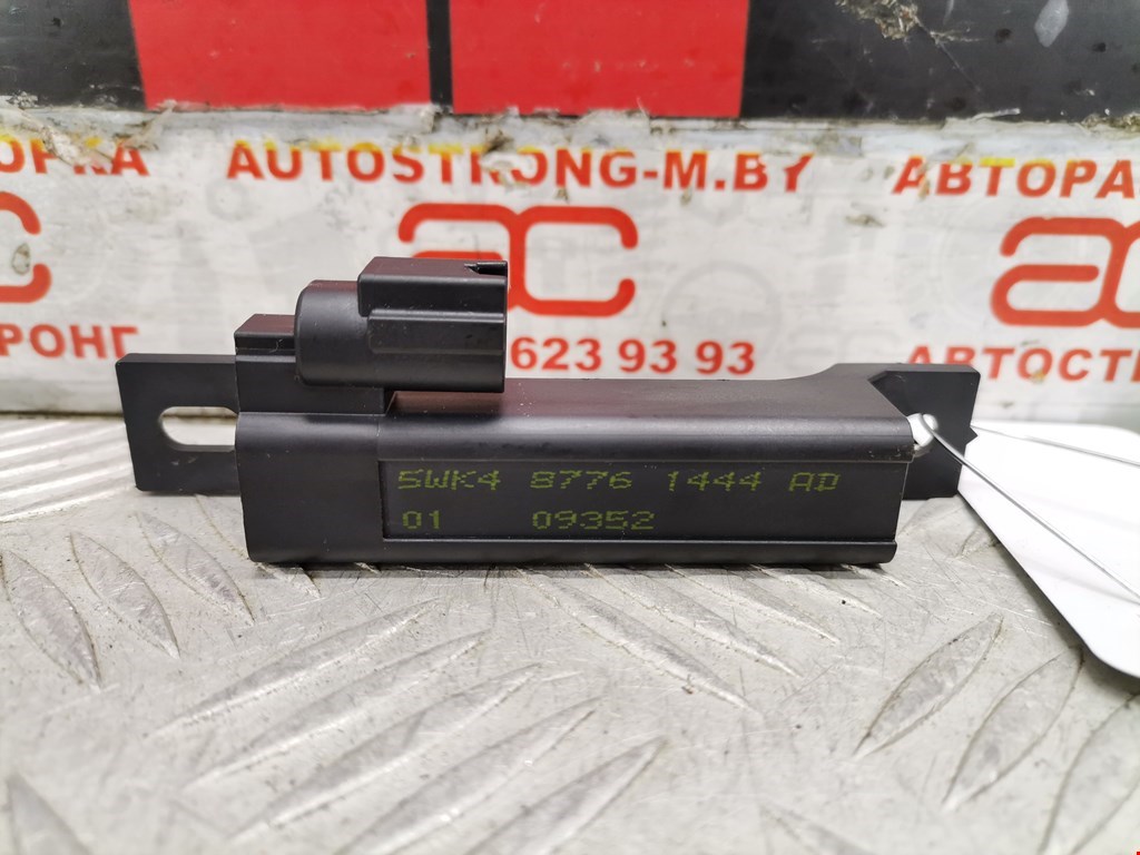 Усилитель антенны INFINITI G G25/G35/G37 V36 2007-2014