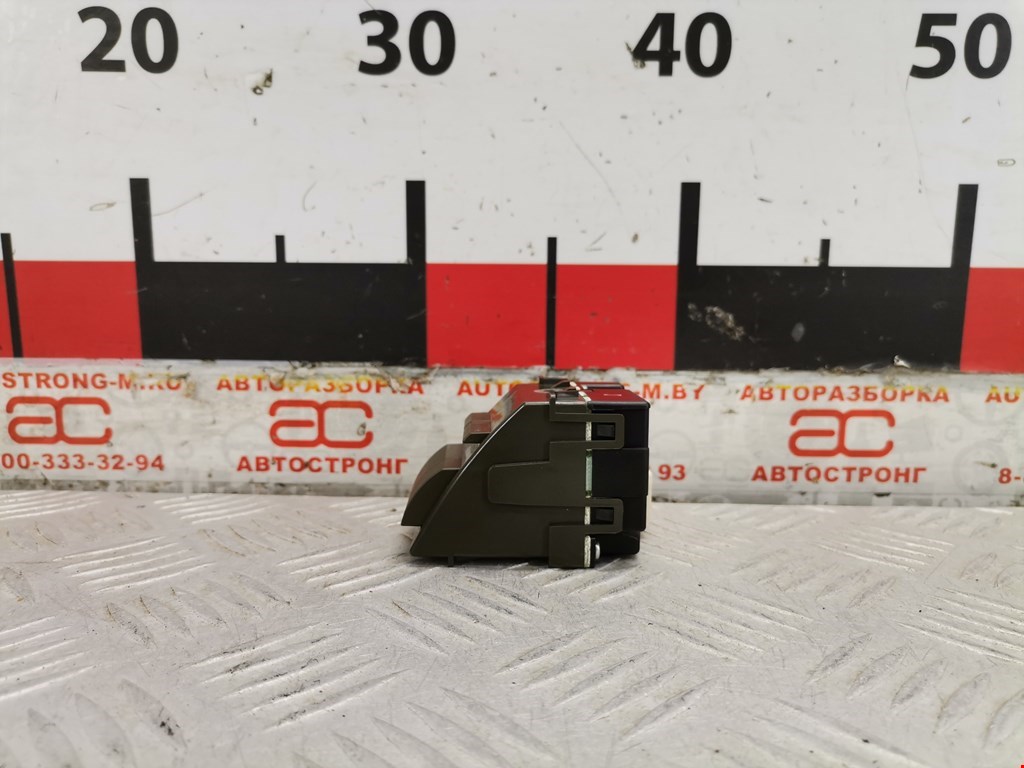 Кнопка аварийной сигнализации (аварийки) TOYOTA Camry XV40 2006-2011