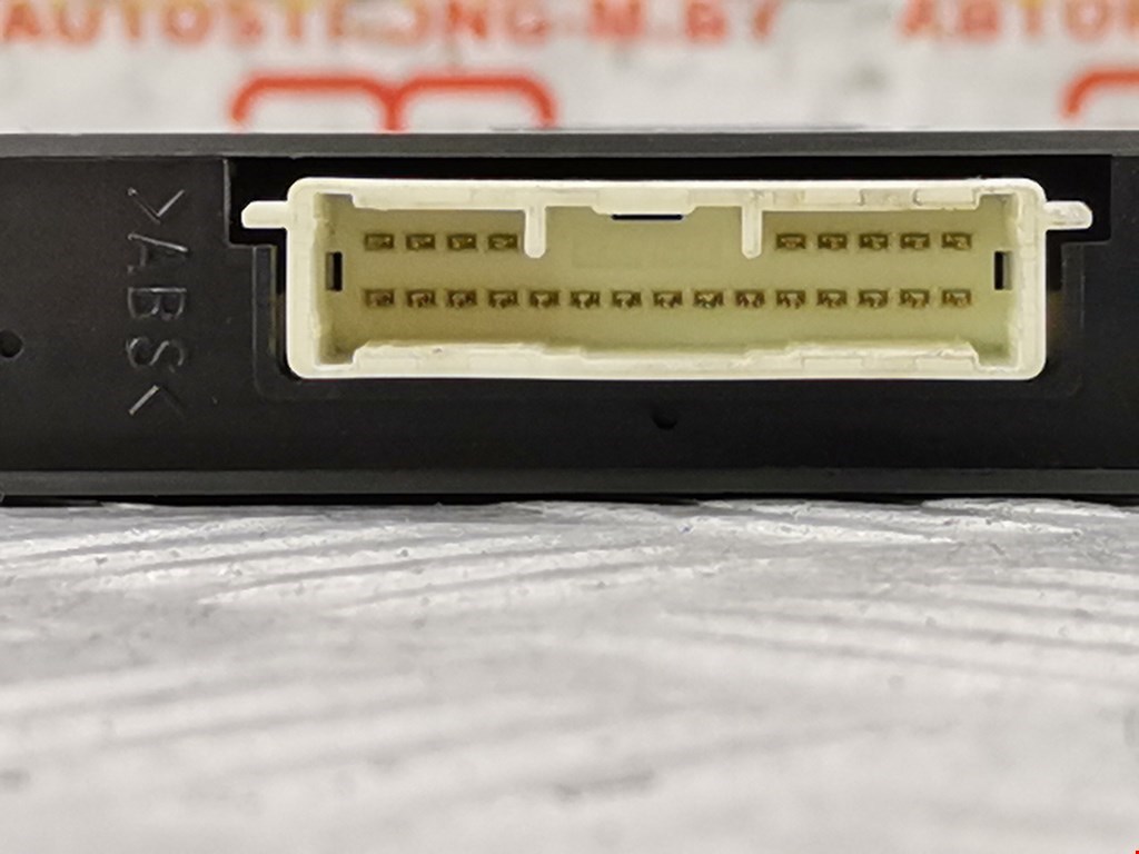 Блок комфорта TOYOTA Sienna XL20 2003-2010