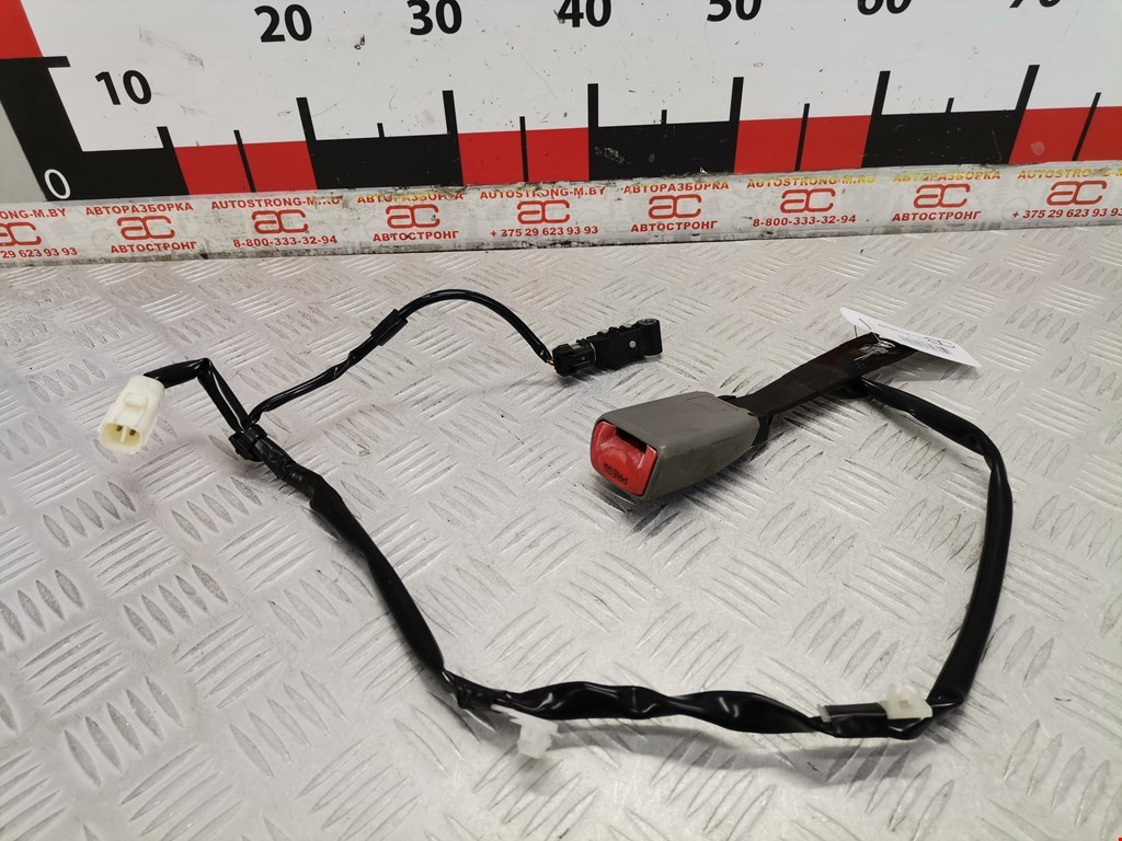 Замок ремня безопасности (преднатяжитель ремня безопасности) Toyota Sienna (XL20) (2003-2009)