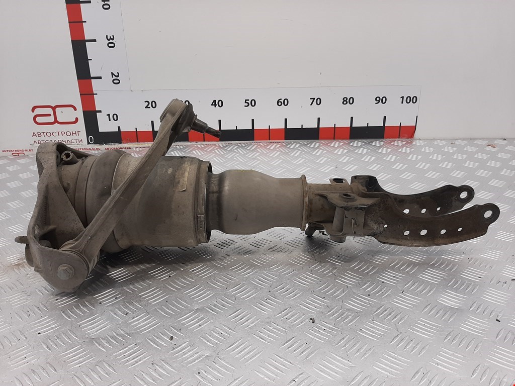 Стойка амортизатора переднего левого Volkswagen Touareg 1 (2002-2010)