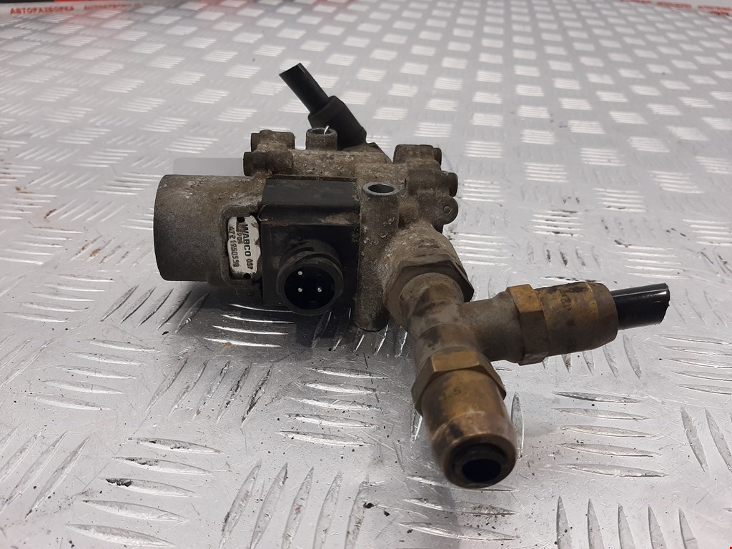 Кран ABS тормозной главный (распределитель) IVECO EuroCargo II 2003-2008