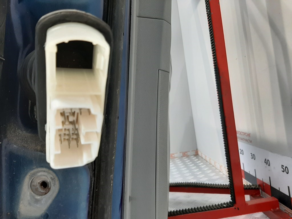 Дверь передняя правая CHRYSLER 300 C 2004-2010