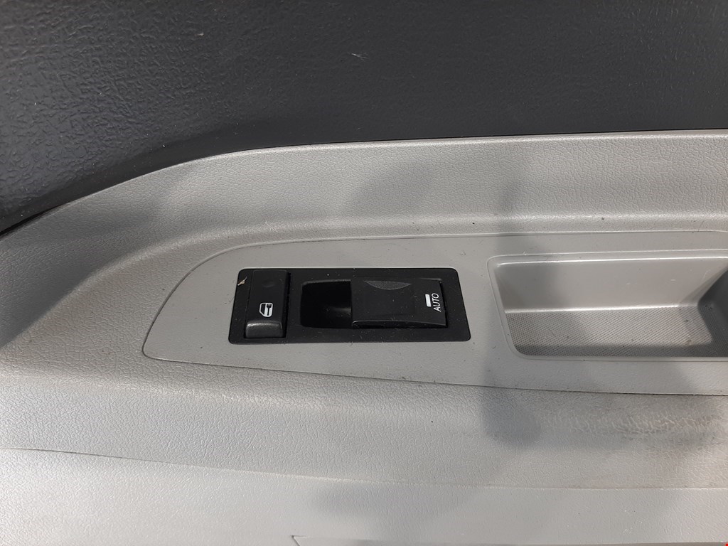 Дверь передняя правая CHRYSLER 300 C 2004-2010