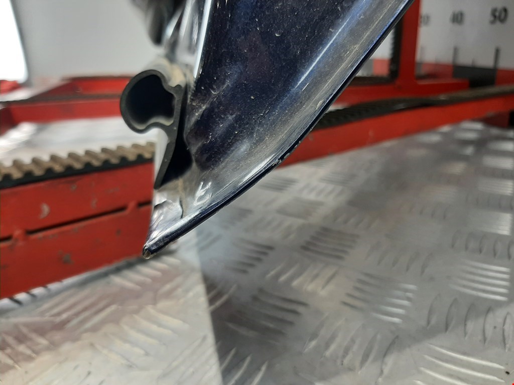 Дверь передняя правая CHRYSLER 300 C 2004-2010