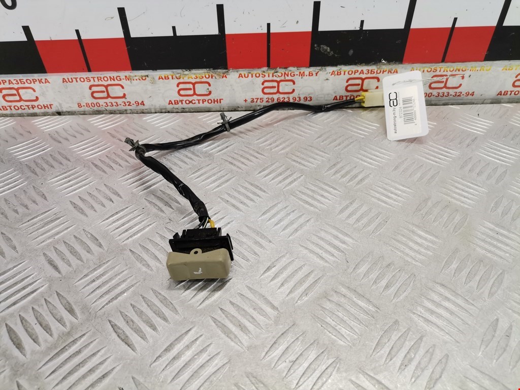 Переключатель регулировки сиденья (кнопка) INFINITI QX56/QX80 2004-2010