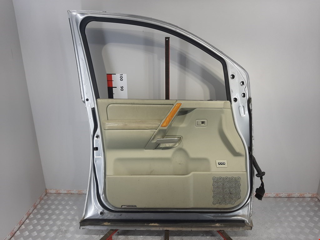 Дверь передняя левая INFINITI QX56/QX80 2004-2010