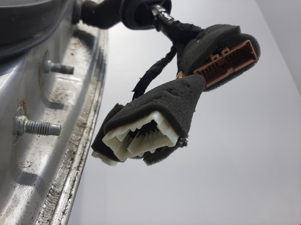 Дверь передняя левая INFINITI QX56/QX80 2004-2010