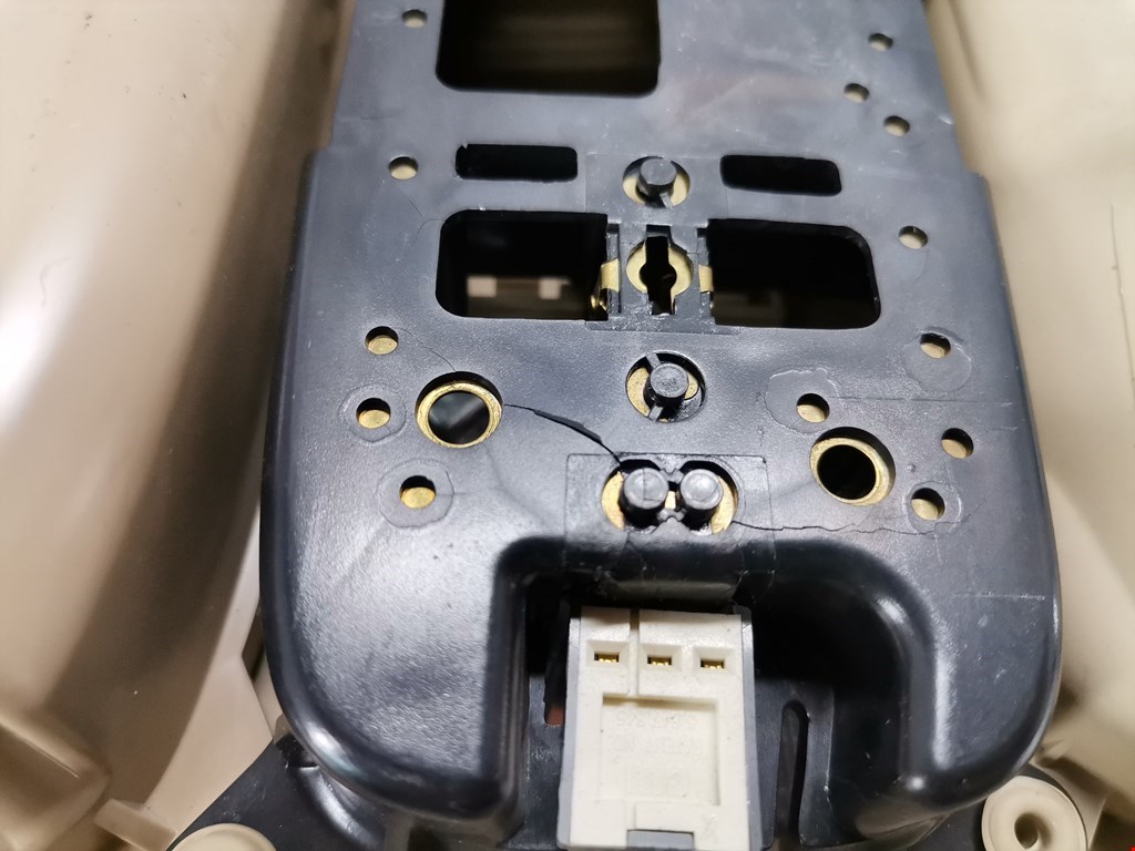 Плафон салонный (салона фонарь) TOYOTA Sienna XL20 2003-2010