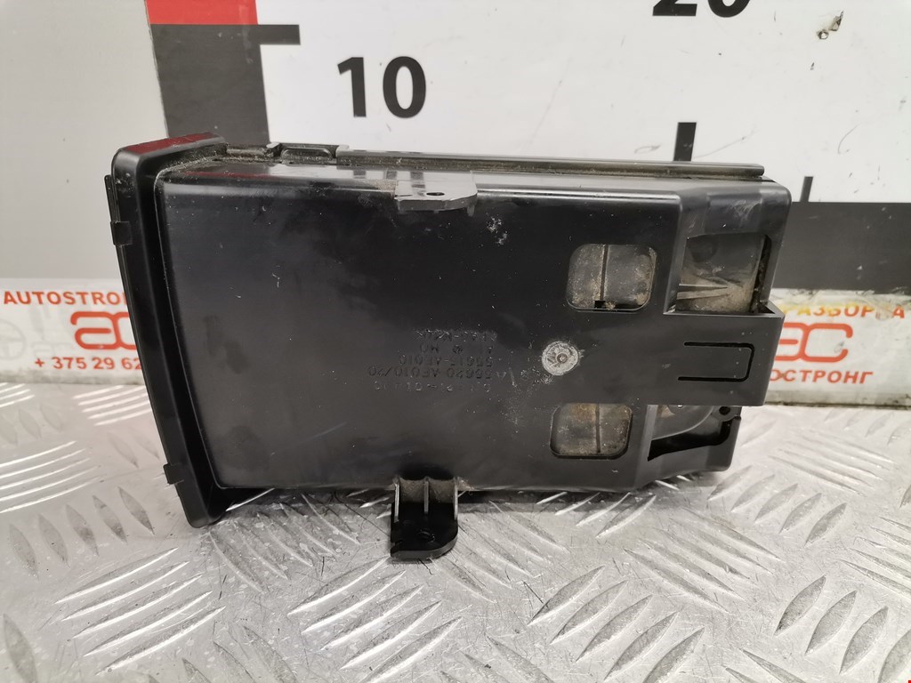 Подстаканник TOYOTA Sienna XL20 2003-2010